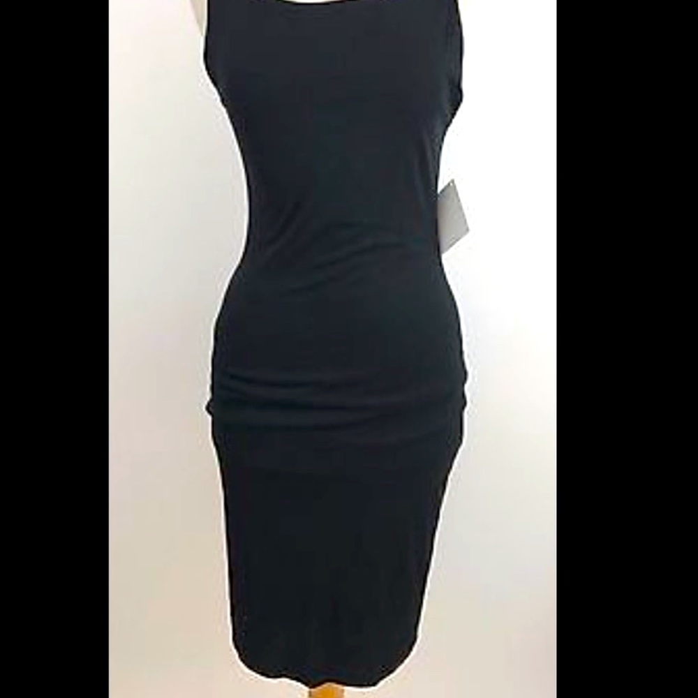 Sleeveless tank top black dress